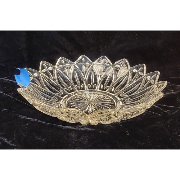 Vintage Federal Glass Starburst Pattern Serving Bowl - Picture 10 of 12